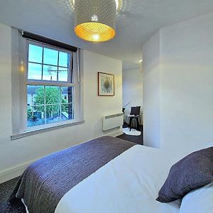 Kamer met een Queen Size Bed